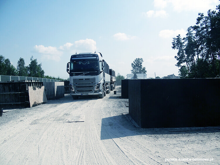 Transport szamb betonowych  w Kozienicach